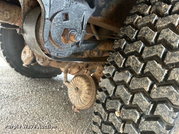 image for item DN0671 2004 Mack CX613 laydown truck