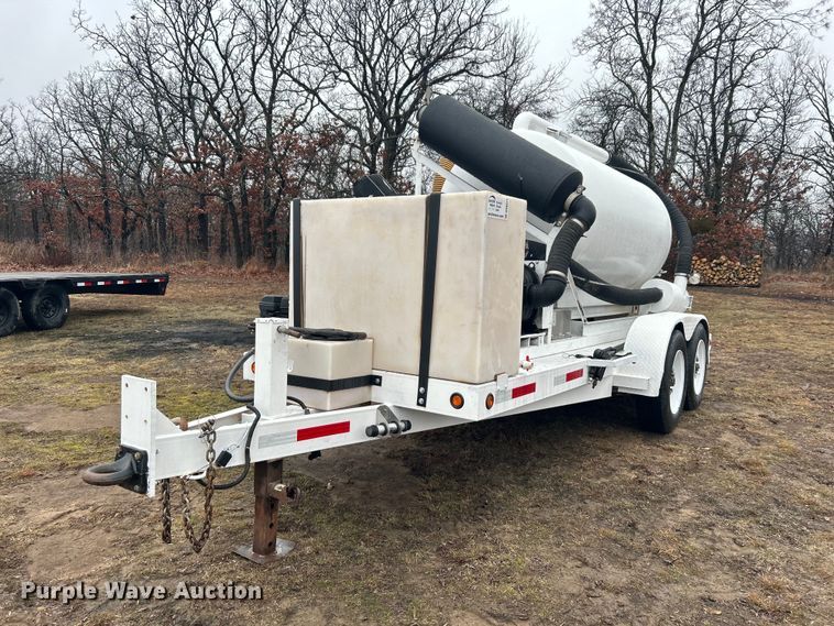 image for item DN0673 2014 Pacific Trek PV800 vacuum excavator