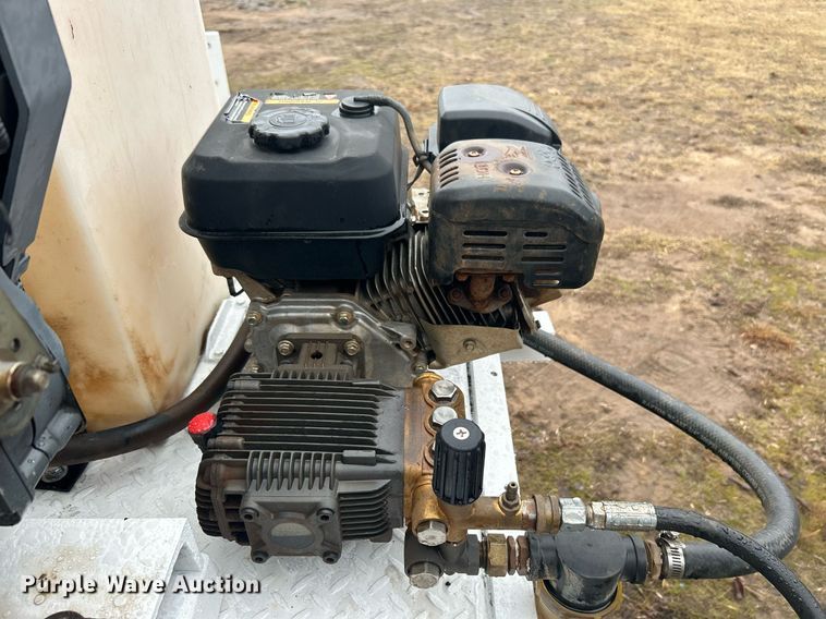 image for item DN0673 2014 Pacific Trek PV800 vacuum excavator