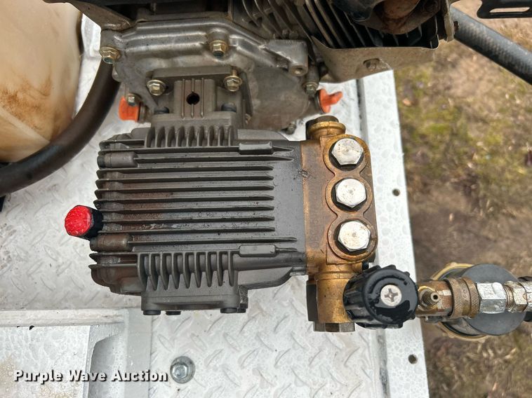 image for item DN0673 2014 Pacific Trek PV800 vacuum excavator