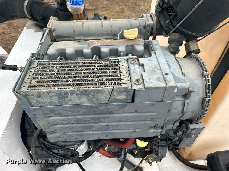 image for item DN0673 2014 Pacific Trek PV800 vacuum excavator