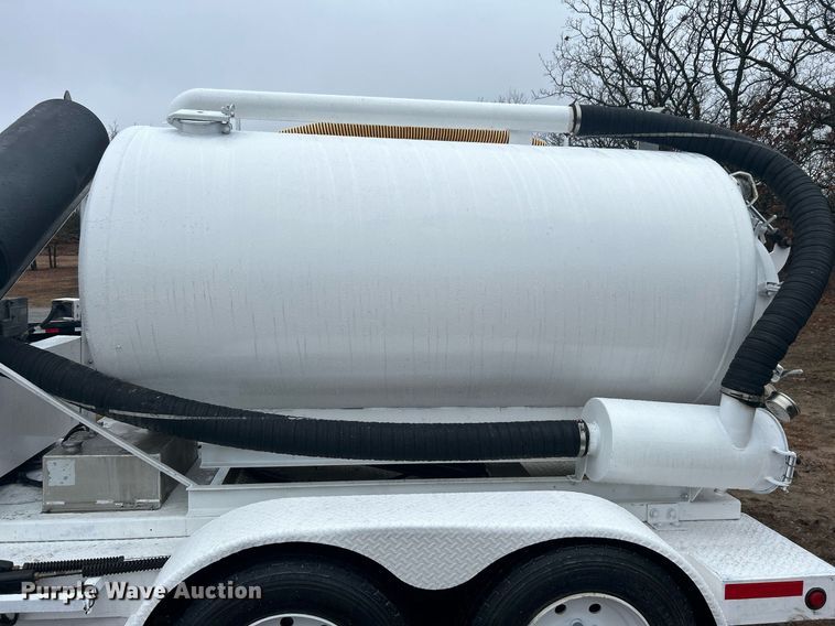 image for item DN0673 2014 Pacific Trek PV800 vacuum excavator