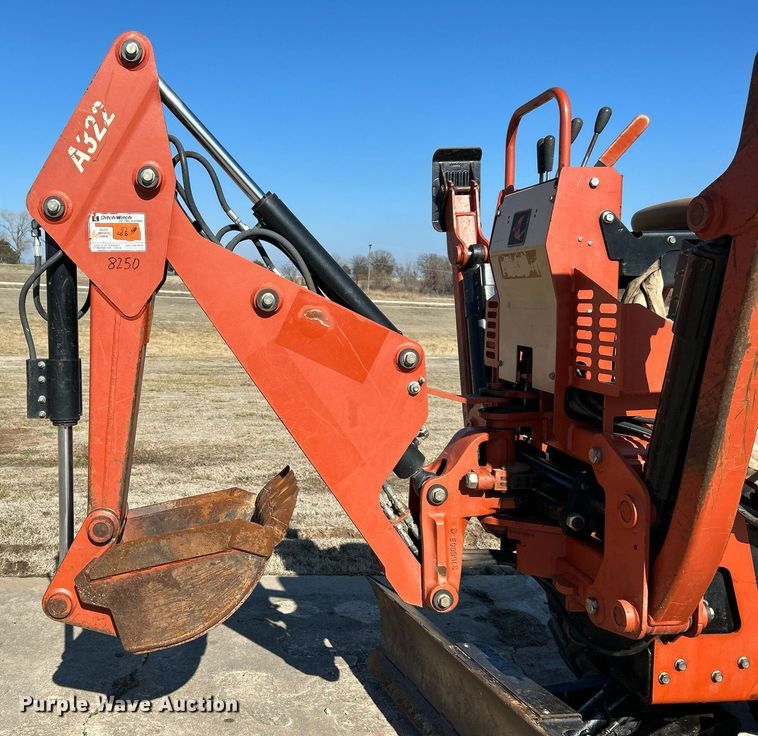 image for item DN0682 2006 Ditch Witch  RT40 trencher