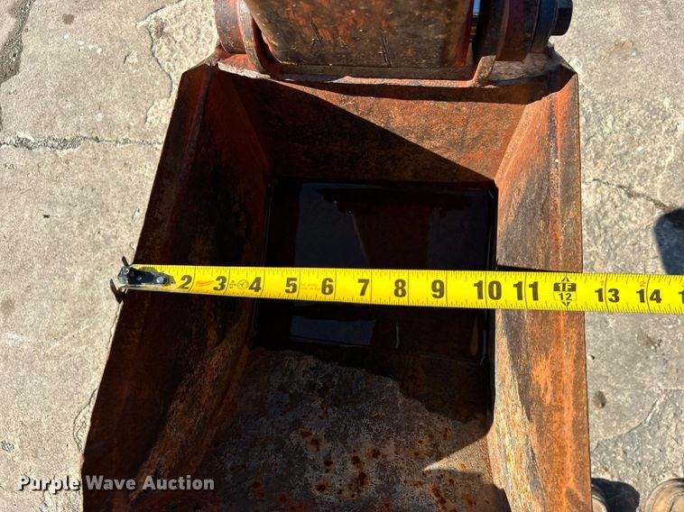 image for item DN0682 2006 Ditch Witch  RT40 trencher