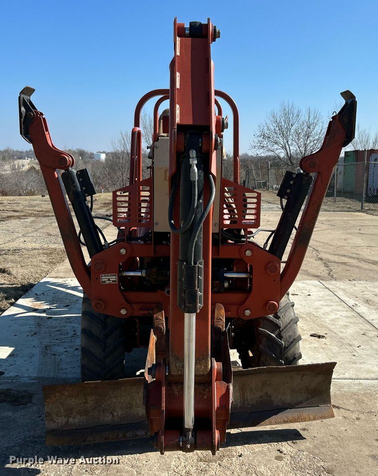 image for item DN0682 2006 Ditch Witch  RT40 trencher