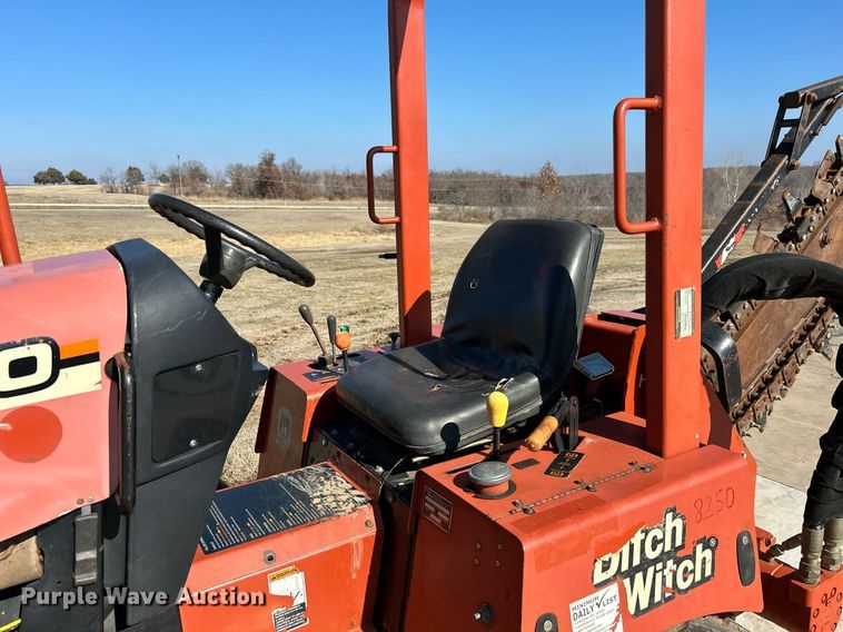 image for item DN0682 2006 Ditch Witch  RT40 trencher