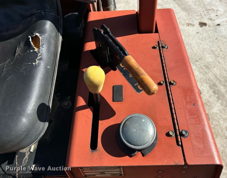 image for item DN0682 2006 Ditch Witch  RT40 trencher