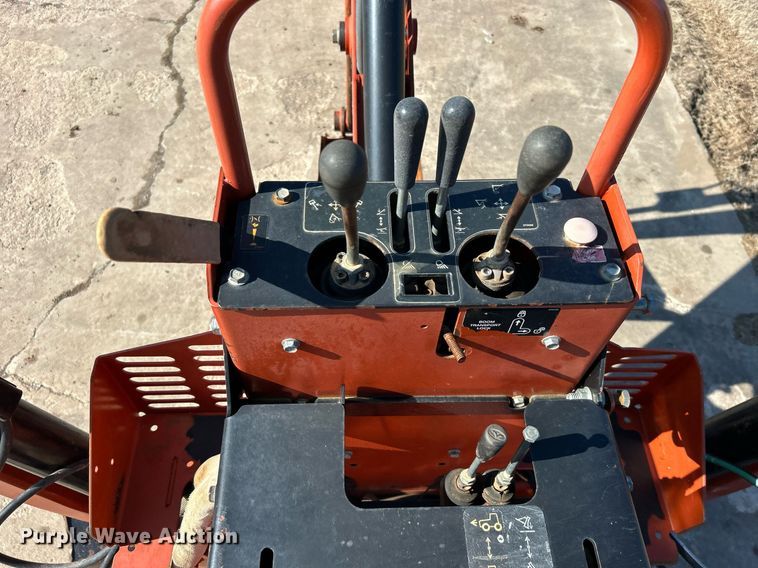image for item DN0682 2006 Ditch Witch  RT40 trencher