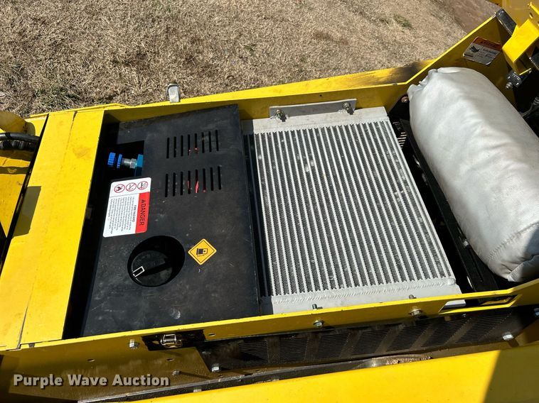 image for item DN0687 2023 Diggit  SCL850 compact utility loader