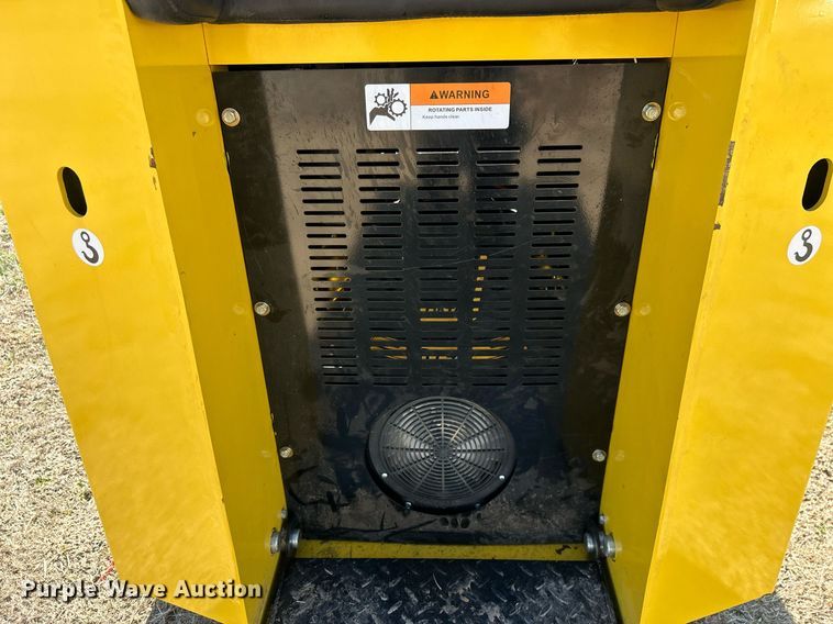 image for item DN0687 2023 Diggit  SCL850 compact utility loader