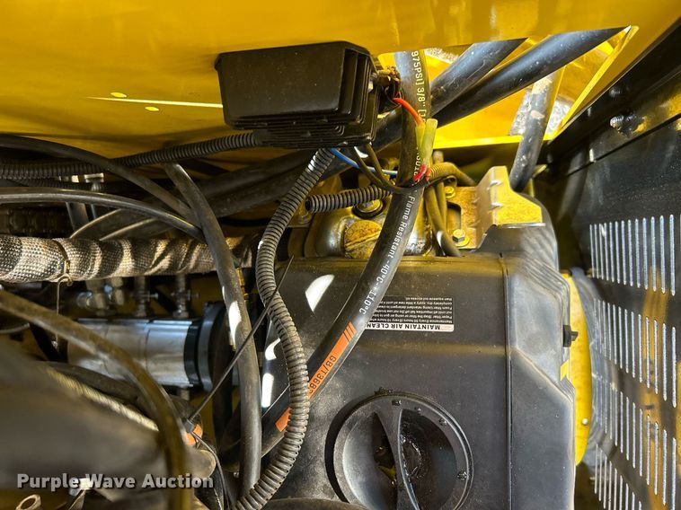 image for item DN0687 2023 Diggit  SCL850 compact utility loader