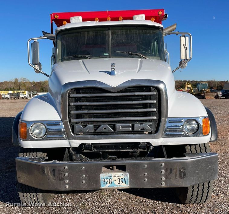 image for item DN3746 2005 Mack Granite CV713 dump truck