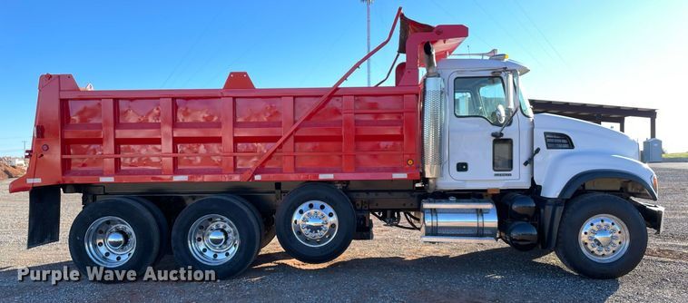 image for item DN3746 2005 Mack Granite CV713 dump truck