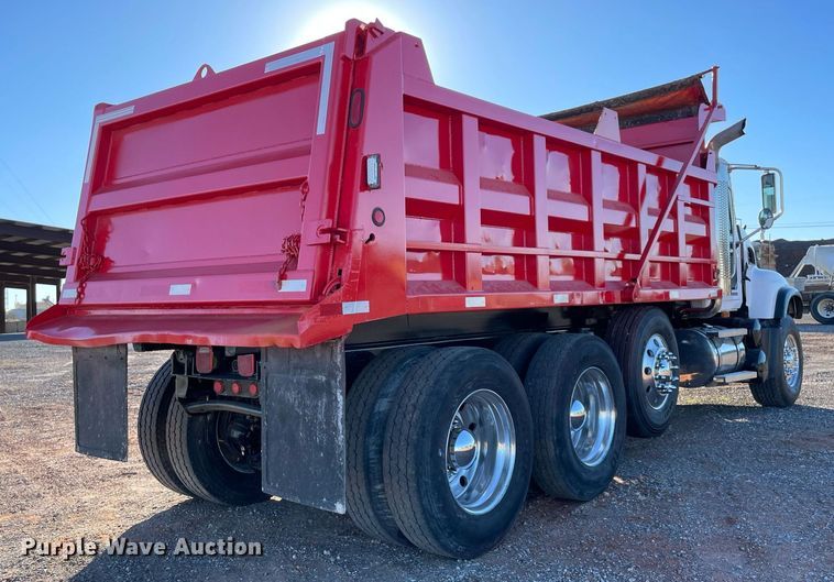 image for item DN3746 2005 Mack Granite CV713 dump truck