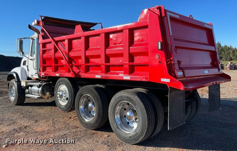 image for item DN3746 2005 Mack Granite CV713 dump truck