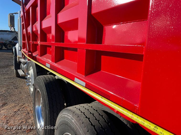 image for item DN3746 2005 Mack Granite CV713 dump truck