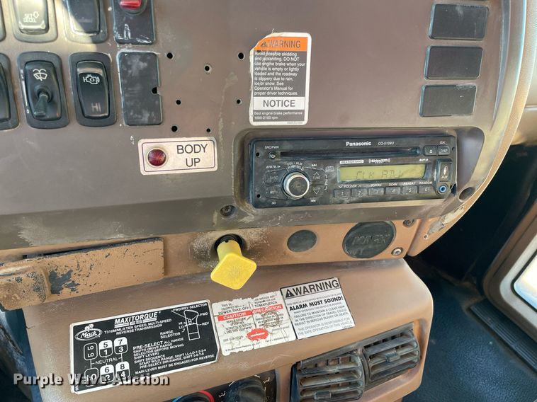 image for item DN3746 2005 Mack Granite CV713 dump truck