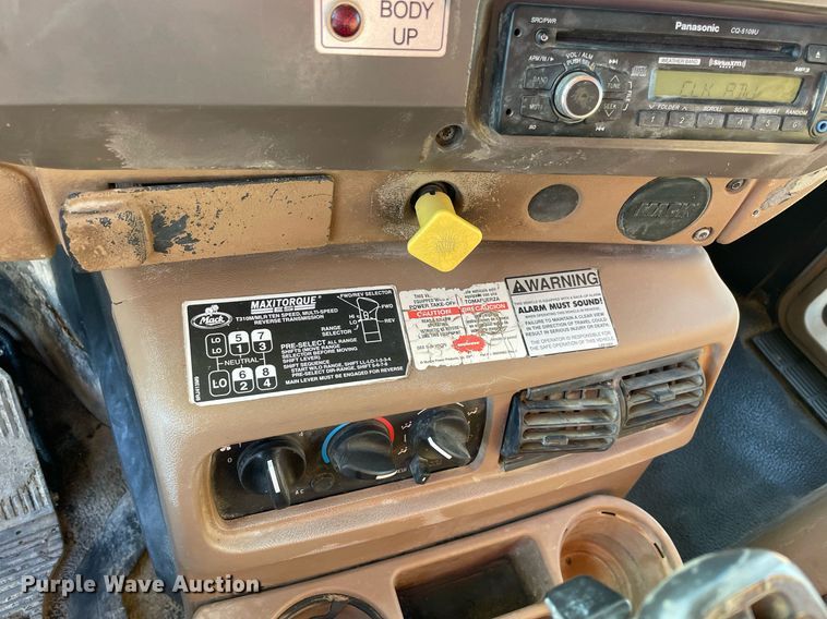 image for item DN3746 2005 Mack Granite CV713 dump truck