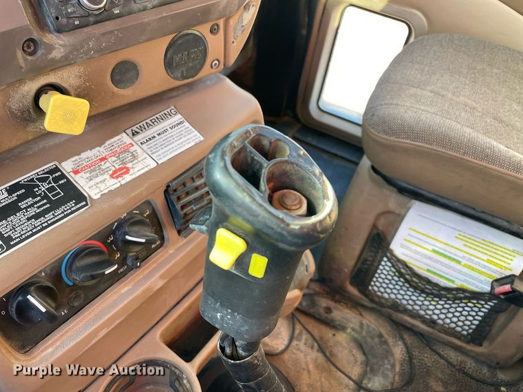 image for item DN3746 2005 Mack Granite CV713 dump truck