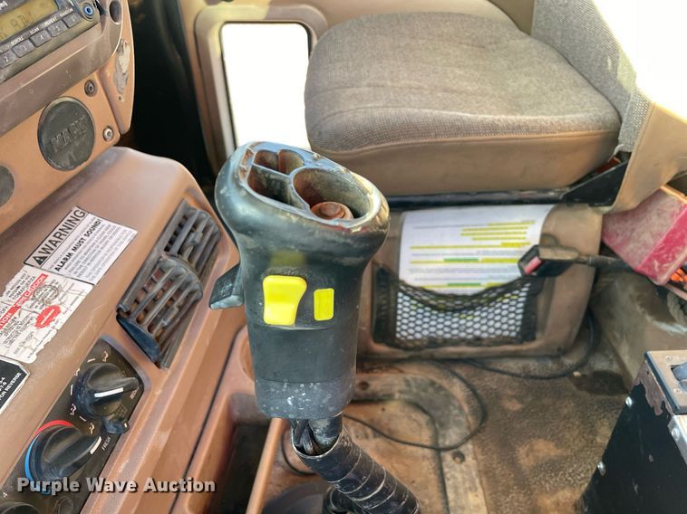 image for item DN3746 2005 Mack Granite CV713 dump truck