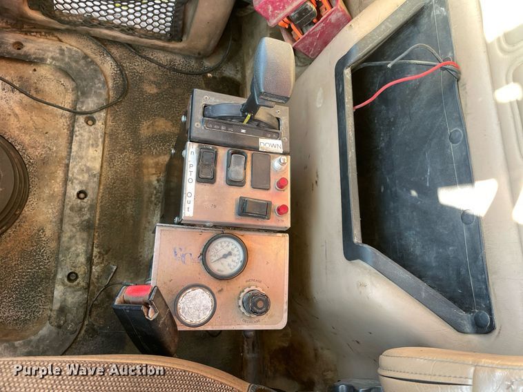 image for item DN3746 2005 Mack Granite CV713 dump truck