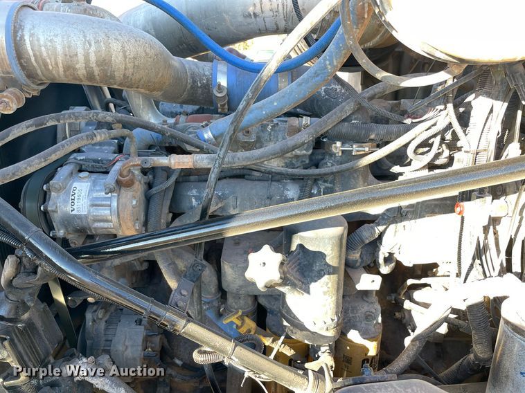 image for item DN3746 2005 Mack Granite CV713 dump truck