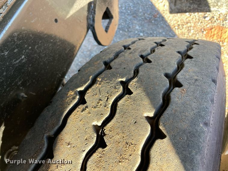 image for item DN3746 2005 Mack Granite CV713 dump truck