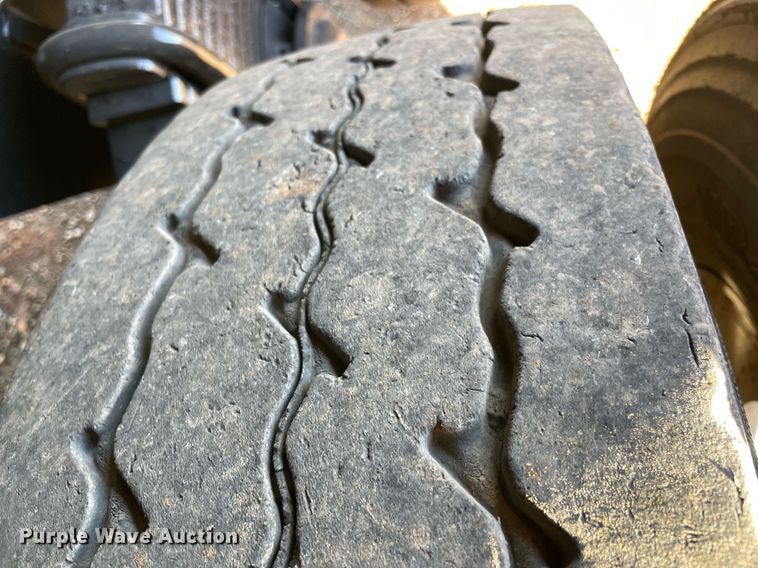 image for item DN3746 2005 Mack Granite CV713 dump truck