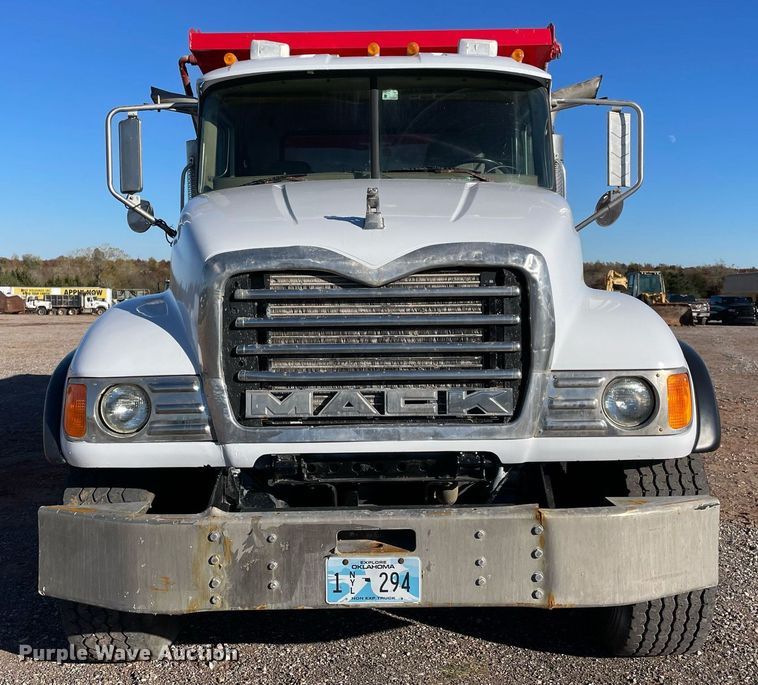 image for item DN3747 2005 Mack Granite CV713 dump truck
