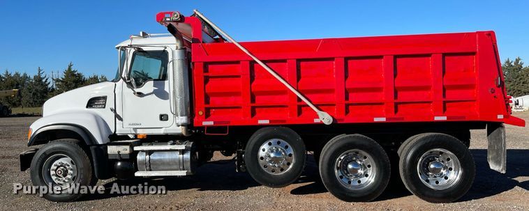 image for item DN3747 2005 Mack Granite CV713 dump truck