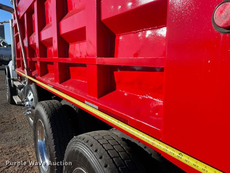 image for item DN3747 2005 Mack Granite CV713 dump truck