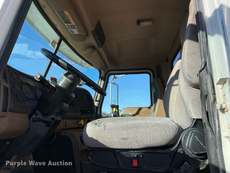 image for item DN3747 2005 Mack Granite CV713 dump truck