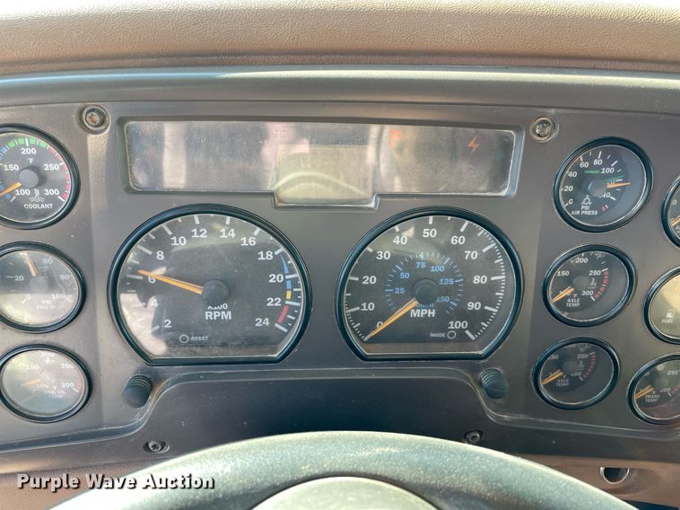 image for item DN3747 2005 Mack Granite CV713 dump truck