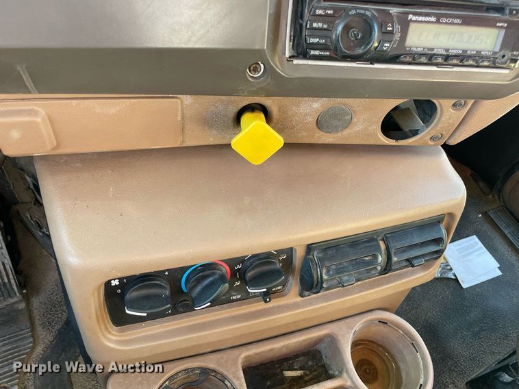 image for item DN3747 2005 Mack Granite CV713 dump truck