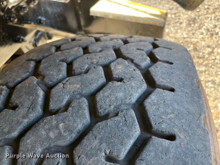 image for item DN3747 2005 Mack Granite CV713 dump truck