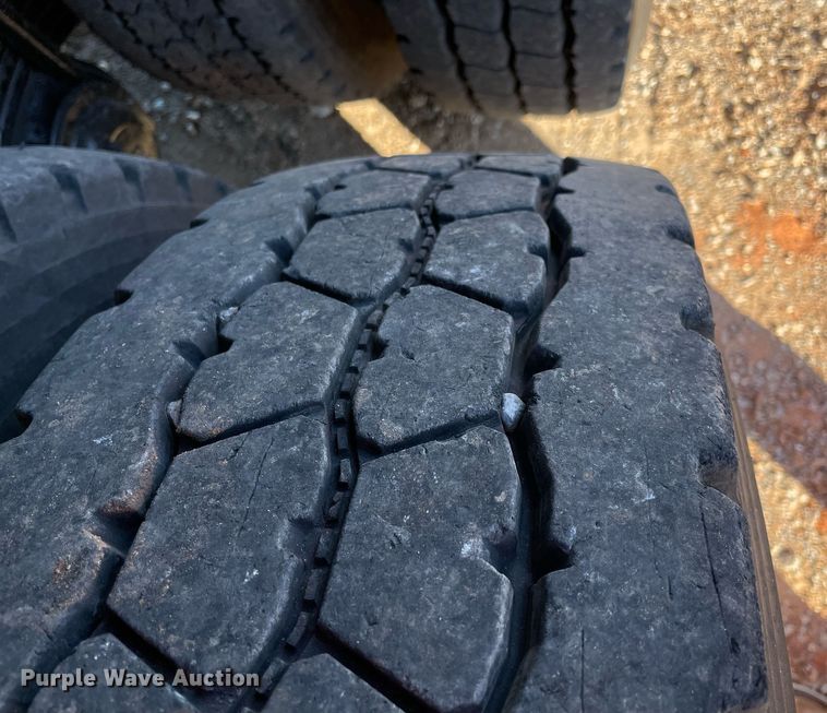image for item DN3747 2005 Mack Granite CV713 dump truck