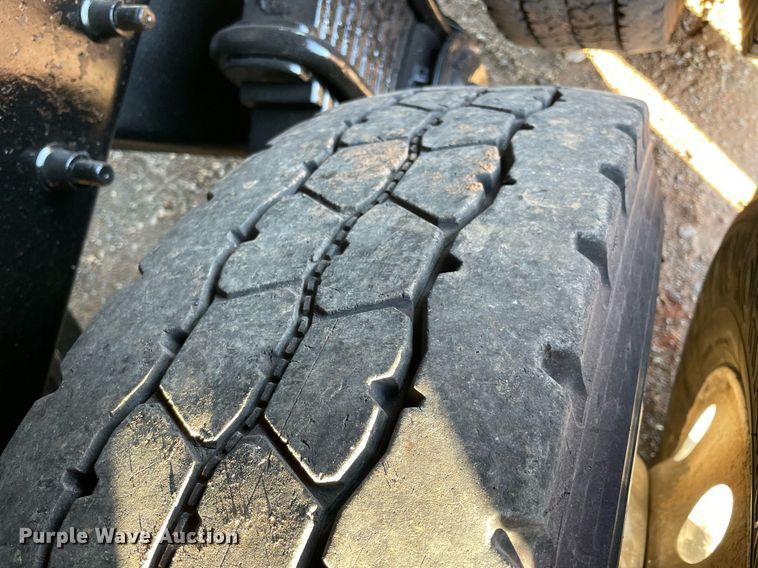 image for item DN3747 2005 Mack Granite CV713 dump truck