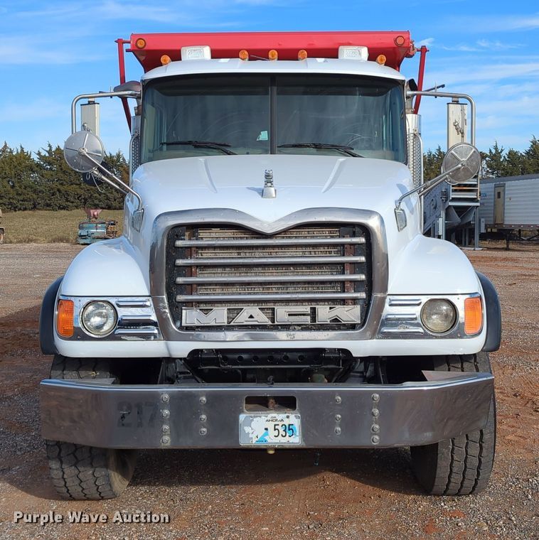 image for item DN3770 2005 Mack  Granite CV713 dump truck