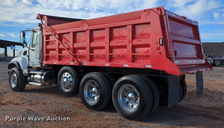 image for item DN3770 2005 Mack  Granite CV713 dump truck