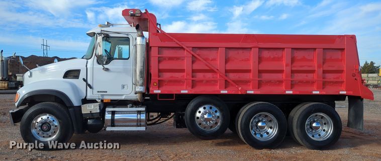image for item DN3770 2005 Mack  Granite CV713 dump truck