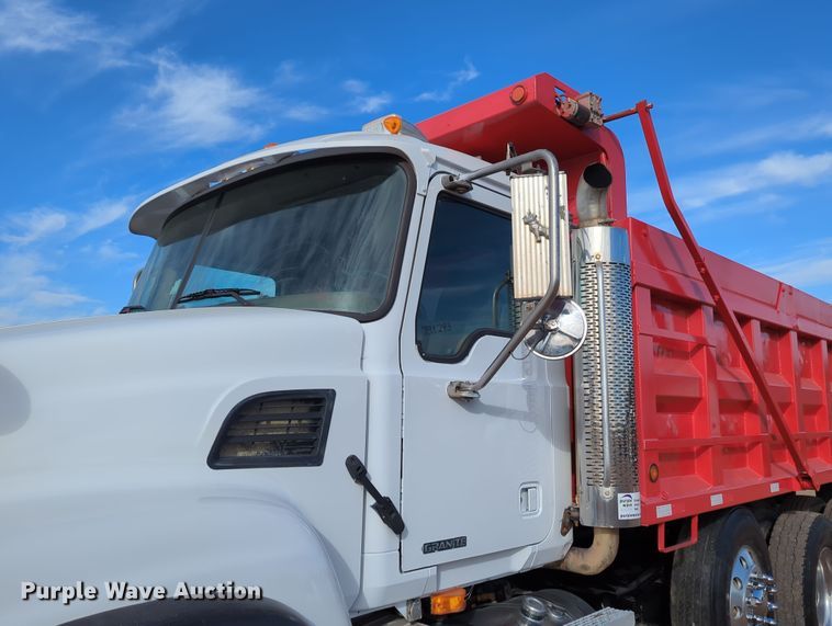 image for item DN3770 2005 Mack  Granite CV713 dump truck