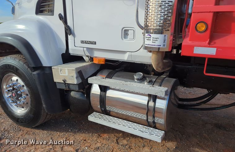 image for item DN3770 2005 Mack  Granite CV713 dump truck