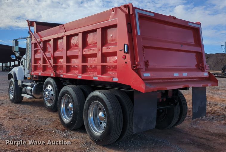 image for item DN3770 2005 Mack  Granite CV713 dump truck
