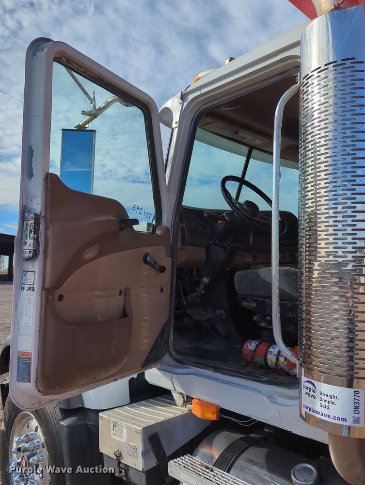 image for item DN3770 2005 Mack  Granite CV713 dump truck