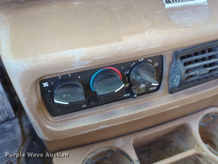 image for item DN3770 2005 Mack  Granite CV713 dump truck