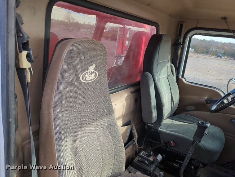 image for item DN3770 2005 Mack  Granite CV713 dump truck