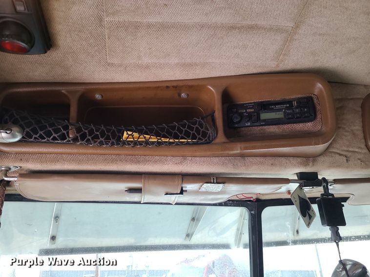 image for item DN8271 2000 Peterbilt  379 semi truck