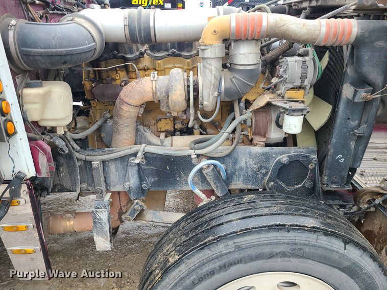 image for item DN8271 2000 Peterbilt  379 semi truck