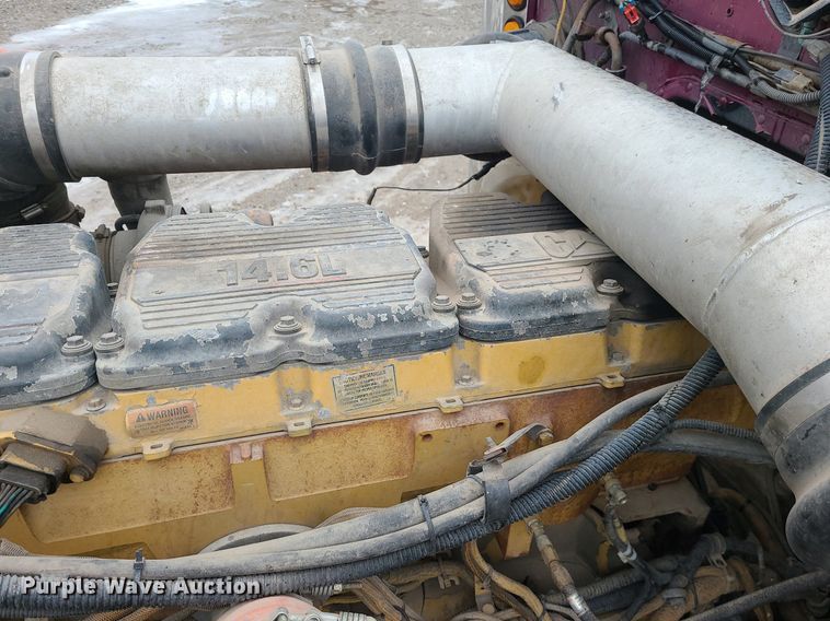 image for item DN8271 2000 Peterbilt  379 semi truck