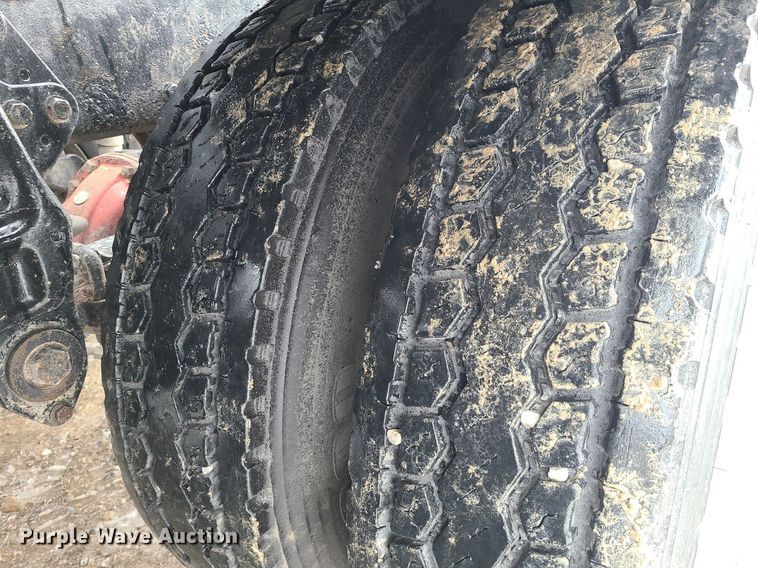 image for item DN8271 2000 Peterbilt  379 semi truck